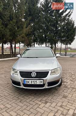Універсал Volkswagen Passat 2005 в Рівному