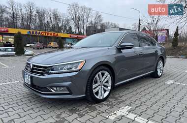 Седан Volkswagen Passat 2018 в Тернополе