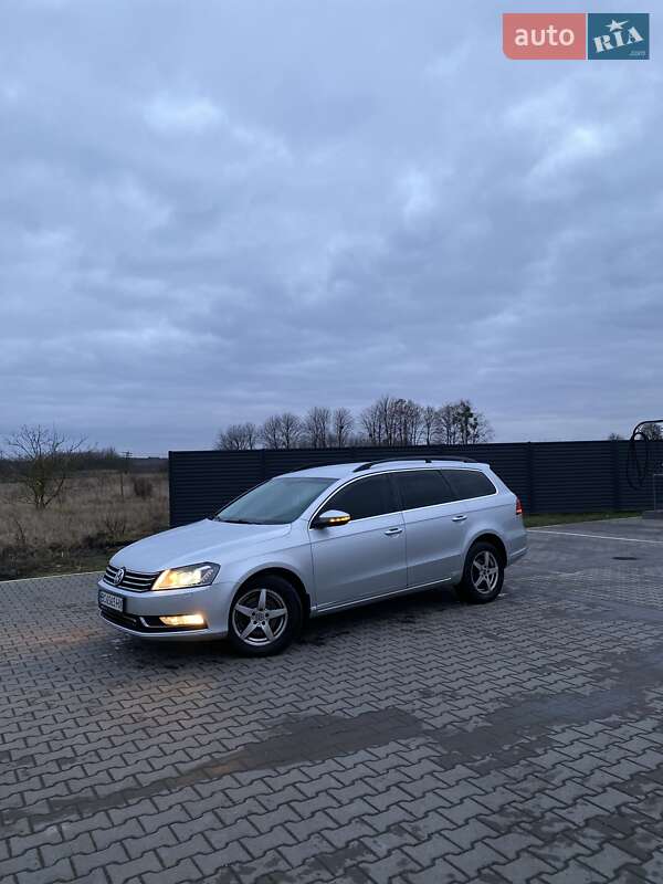 Универсал Volkswagen Passat 2013 в Радехове
