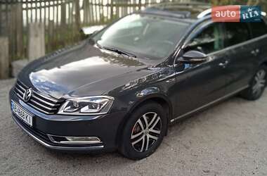 Універсал Volkswagen Passat 2011 в Вінниці