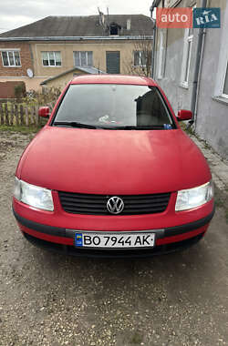 Седан Volkswagen Passat 1998 в Збаражі