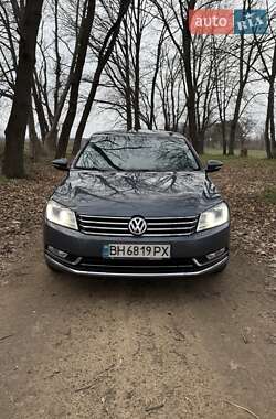 Седан Volkswagen Passat 2012 в Саврани
