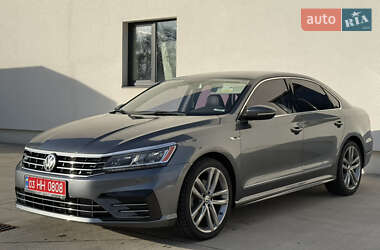 Седан Volkswagen Passat 2017 в Луцке