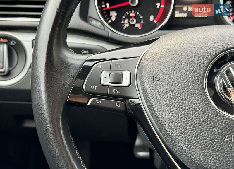 Седан Volkswagen Passat 2018 в Києві