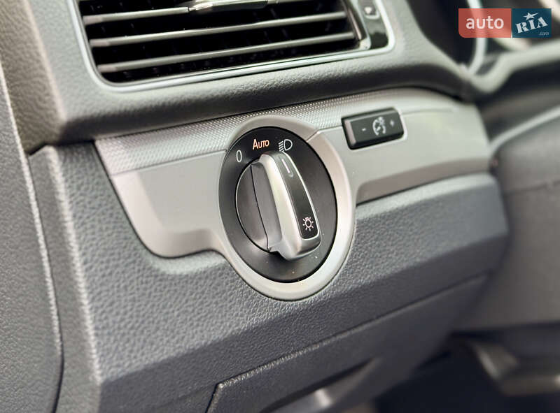 Седан Volkswagen Passat 2018 в Києві