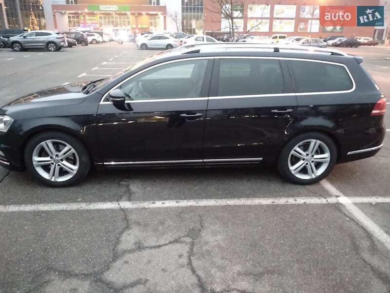 Универсал Volkswagen Passat 2014 в Киеве
