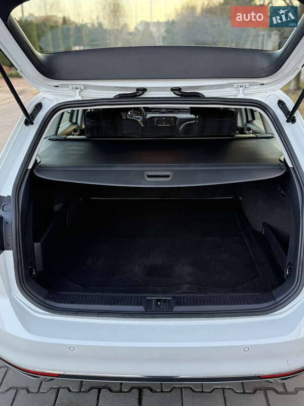 Универсал Volkswagen Passat 2022 в Луцке