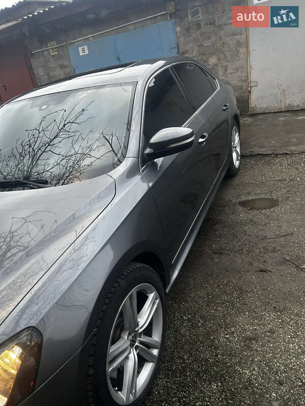 Седан Volkswagen Passat 2015 в Нікополі