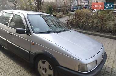 Седан Volkswagen Passat 1988 в Львове