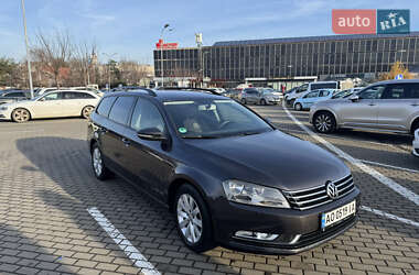 Універсал Volkswagen Passat 2011 в Ужгороді
