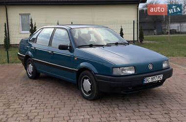 Седан Volkswagen Passat 1993 в Стрые