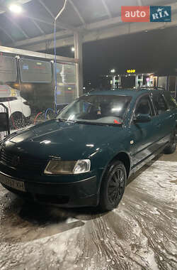 Универсал Volkswagen Passat 1998 в Обухове