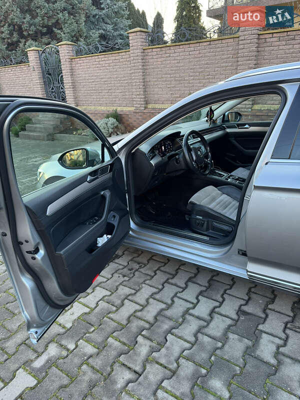 Універсал Volkswagen Passat 2019 в Чернівцях