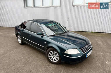 Седан Volkswagen Passat 2001 в Киеве