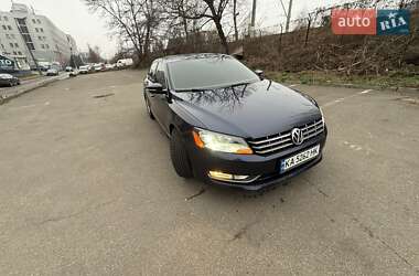 Седан Volkswagen Passat 2012 в Киеве