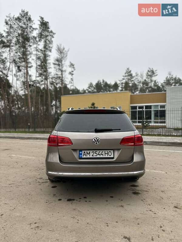 Универсал Volkswagen Passat 2011 в Житомире