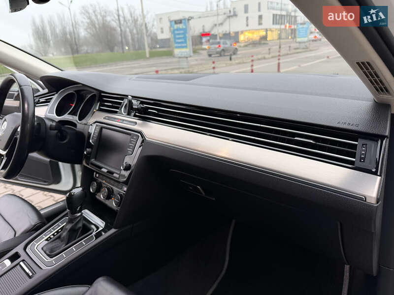 Універсал Volkswagen Passat 2016 в Хмельницькому