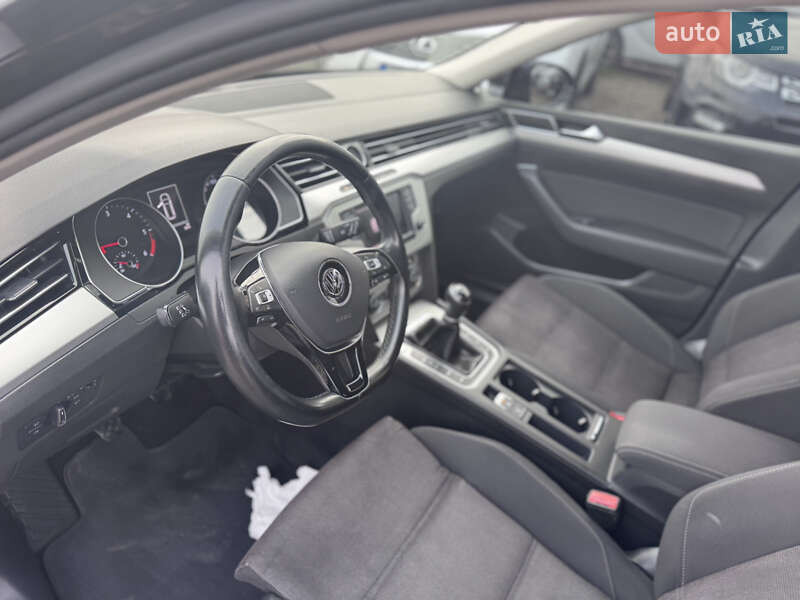 Універсал Volkswagen Passat 2017 в Івано-Франківську