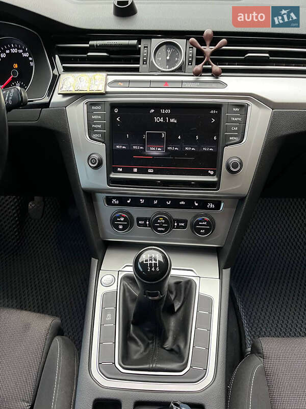 Универсал Volkswagen Passat 2015 в Нежине фото 17 Универсал Volkswagen Passat 2015 в Нежине