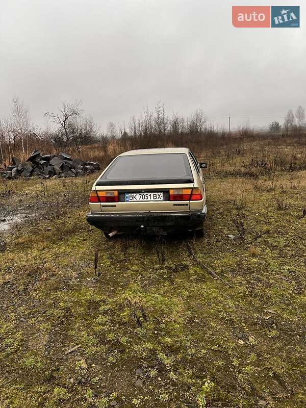 Хетчбек Volkswagen Passat 1986 в Рівному