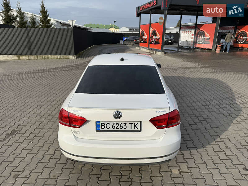 Седан Volkswagen Passat 2014 в Львові