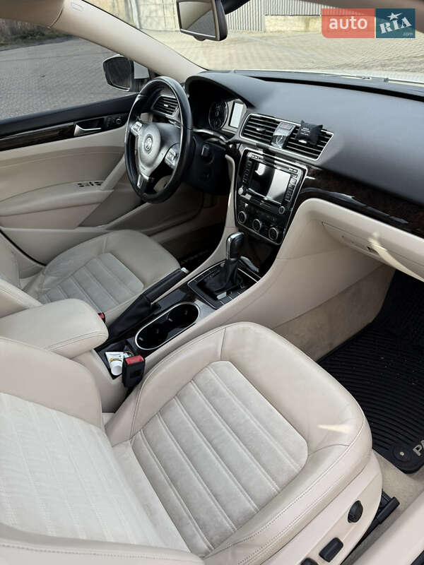 Седан Volkswagen Passat 2014 в Львові