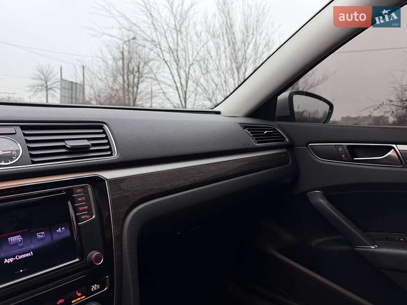Седан Volkswagen Passat 2016 в Кривому Розі