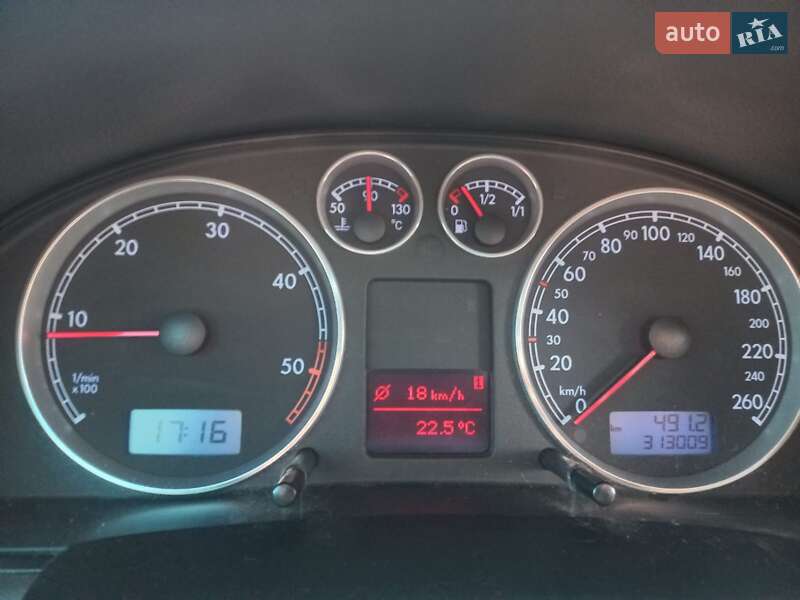 Седан Volkswagen Passat 2004 в Калуше