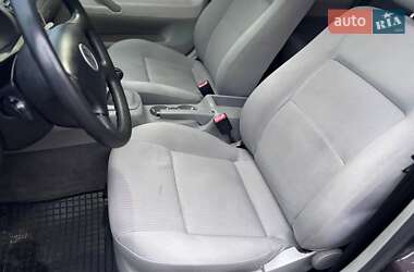 Седан Volkswagen Passat 2004 в Коломиї