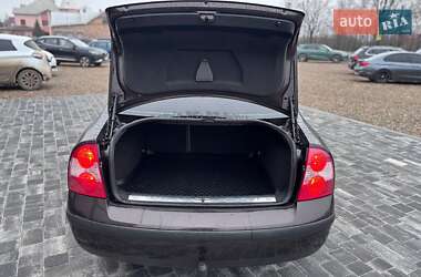 Седан Volkswagen Passat 2004 в Коломиї