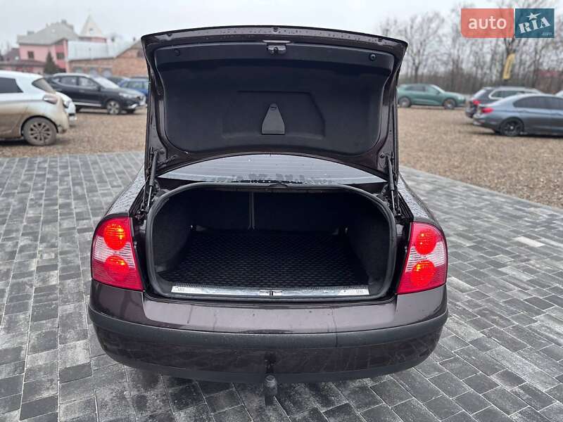 Седан Volkswagen Passat 2004 в Коломиї
