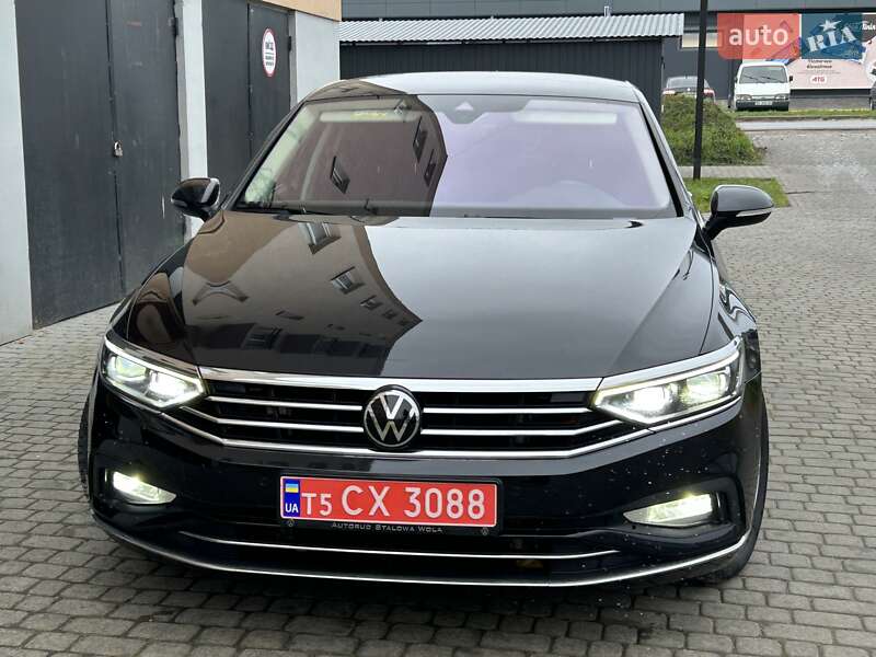 Седан Volkswagen Passat 2020 в Львове