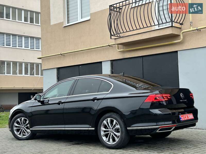 Седан Volkswagen Passat 2020 в Львове