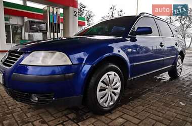 Универсал Volkswagen Passat 2001 в Гадяче
