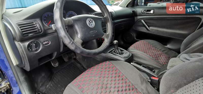 Універсал Volkswagen Passat 2001 в Гадячі