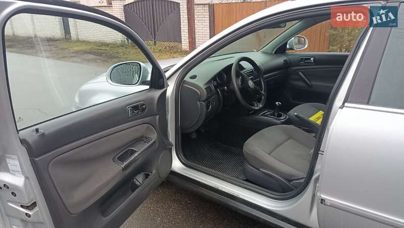 Универсал Volkswagen Passat 2004 в Мене