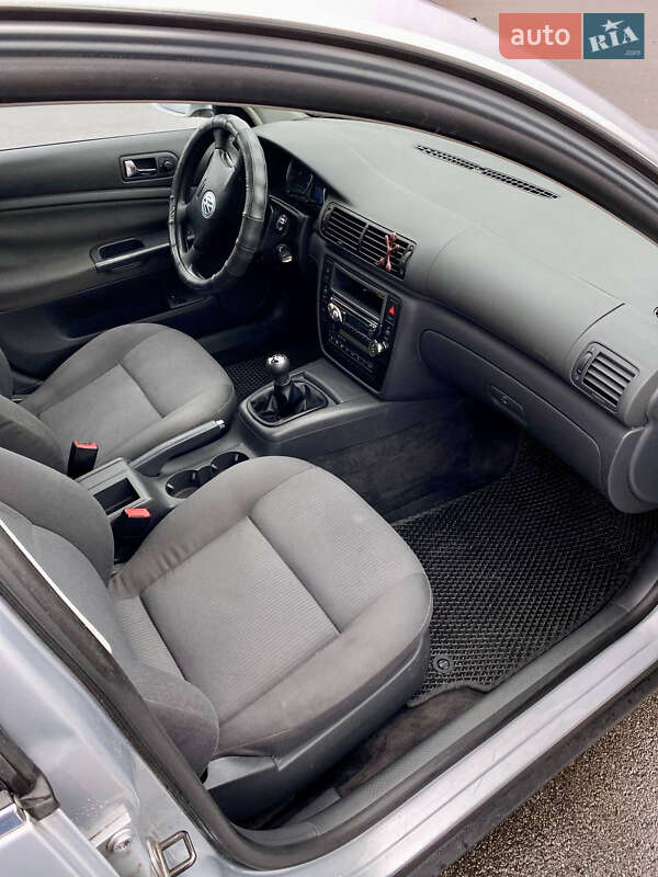 Універсал Volkswagen Passat 2004 в Чернігові