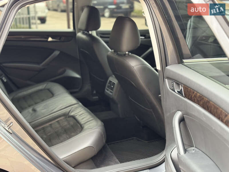 Седан Volkswagen Passat 2014 в Вінниці