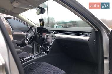 Універсал Volkswagen Passat 2015 в Тернополі