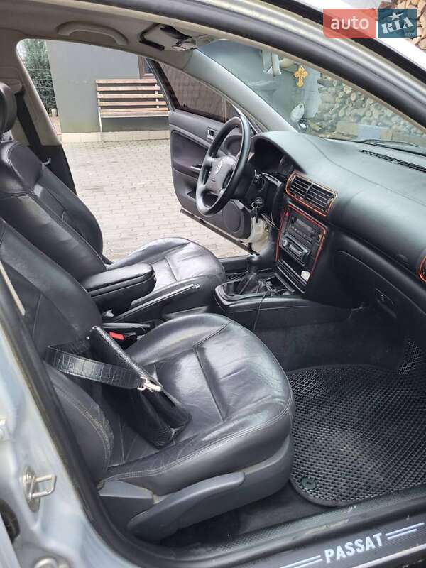 Седан Volkswagen Passat 2000 в Черновцах