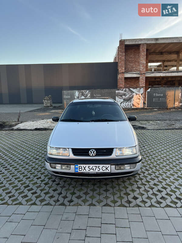 Седан Volkswagen Passat 1996 в Хмельницькому