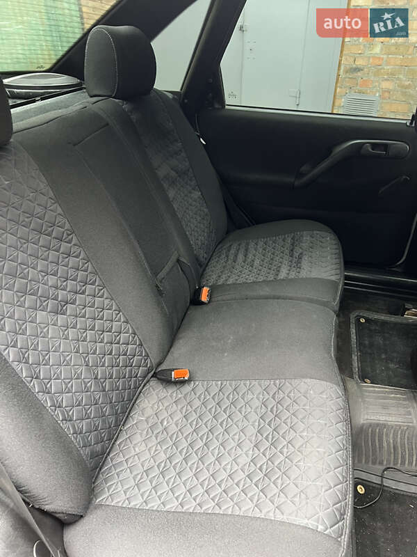 Седан Volkswagen Passat 1996 в Хмельницькому