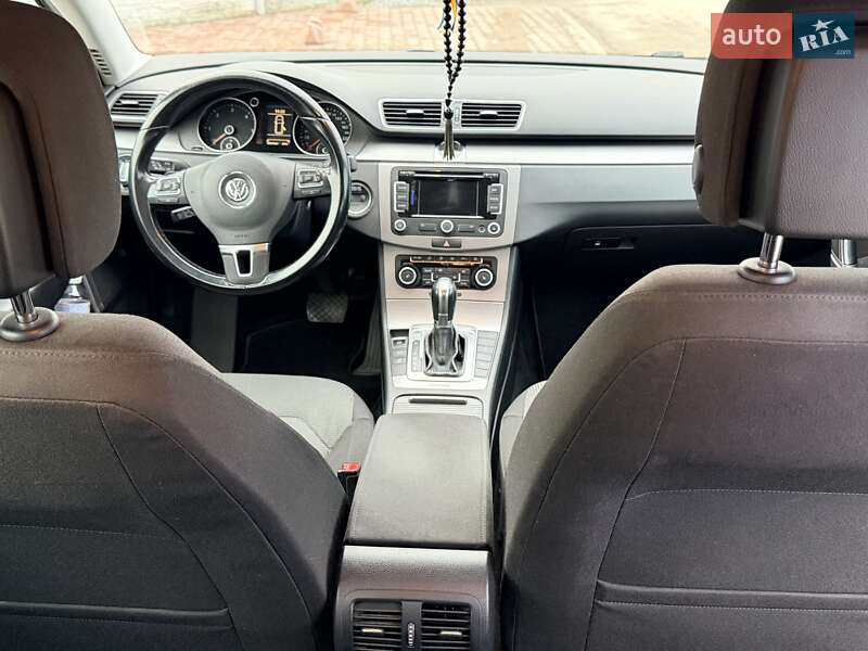 Універсал Volkswagen Passat 2011 в Рівному