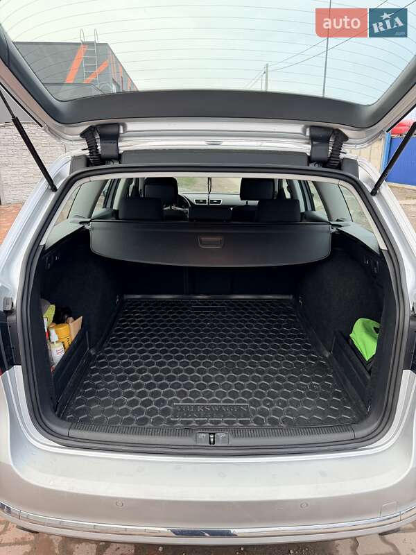 Універсал Volkswagen Passat 2011 в Рівному