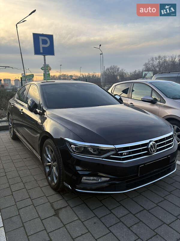 Седан Volkswagen Passat 2019 в Рівному фото 2 Седан Volkswagen Passat 2019 в Рівному