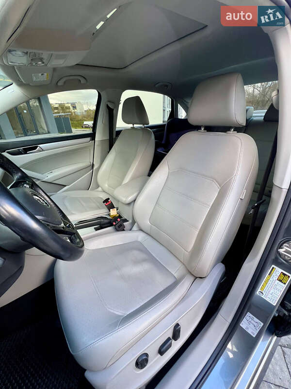 Седан Volkswagen Passat 2018 в Новояворовске