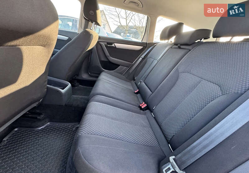 Универсал Volkswagen Passat 2011 в Ивано-Франковске