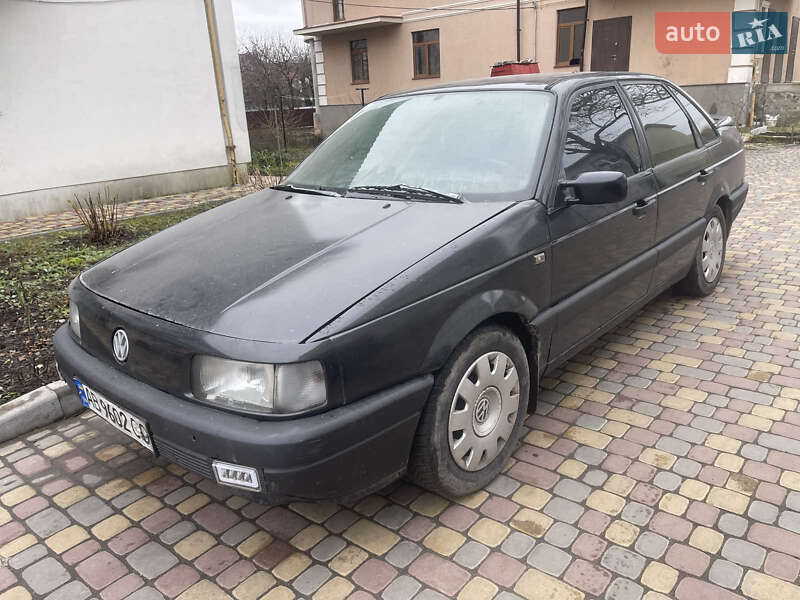 Седан Volkswagen Passat 1992 в Калиновке