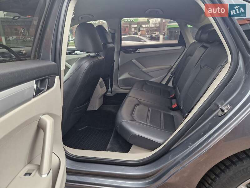 Седан Volkswagen Passat 2016 в Кропивницком