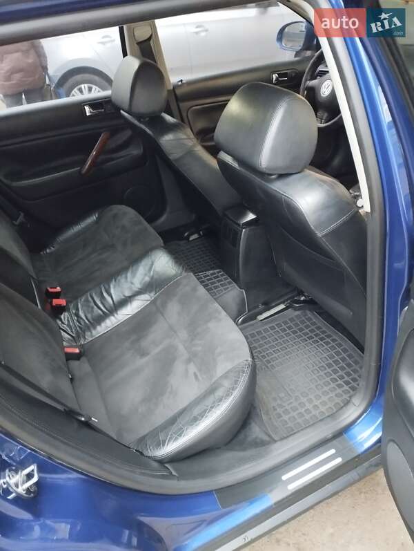 Універсал Volkswagen Passat 2002 в Житомирі